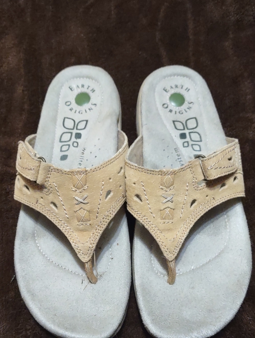 Earth Origins Women’s Tan Slip-On Thong Sandals Size 9
